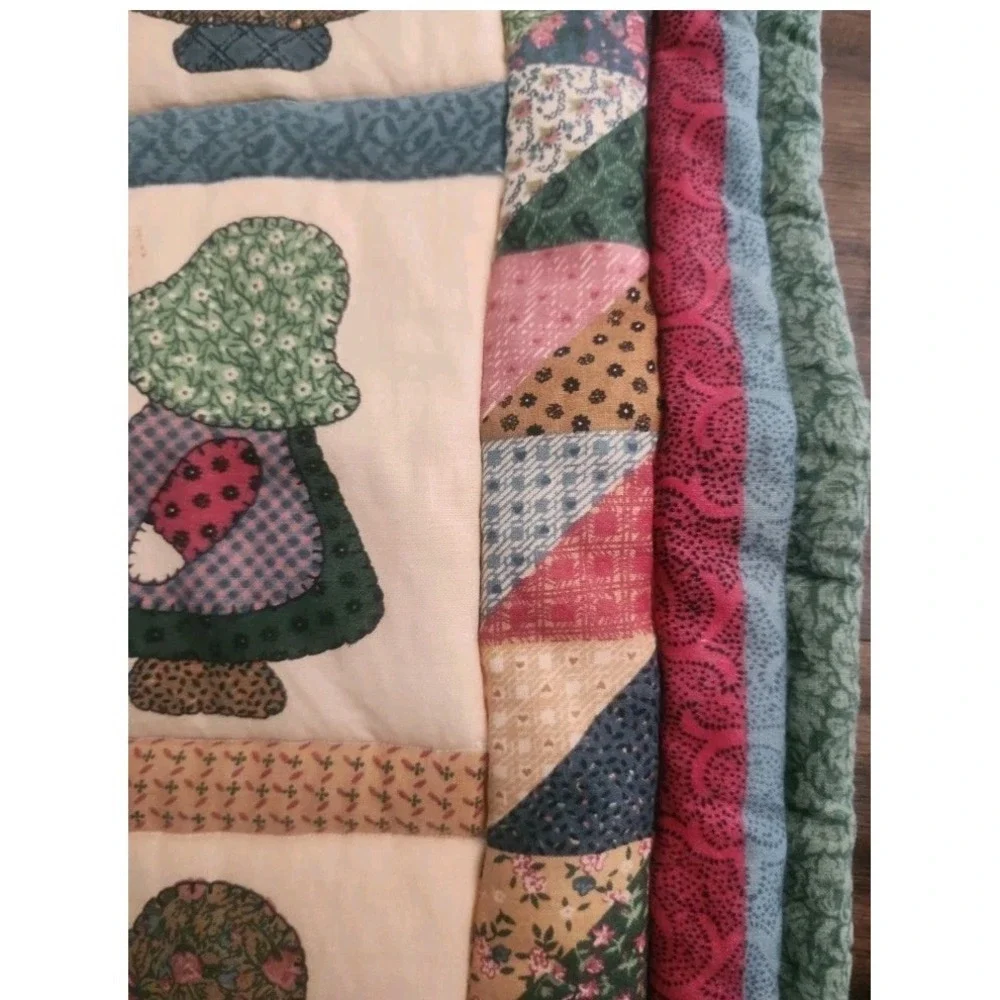 Sun Bonnet Sue Little Quilt 21 X 16 Handmade Wall, Baby Doll, Sunbonnet Vintage